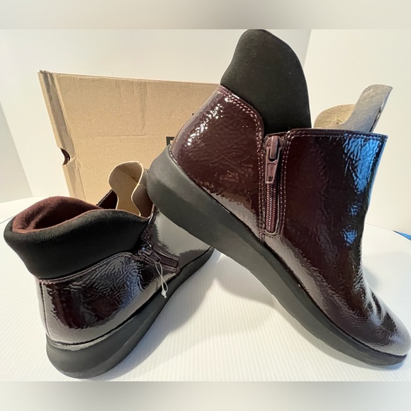 CLARKS Kayleigh Mid
Water Repellent Light Weight Patent Leather Ankle Booties - Picture 7 of 14